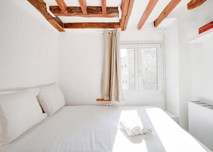 Апартаменты La Tour Des Dames *